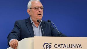 El secretario general del PPC, Santi Rodríguez en una rueda de prensa desde la sede.