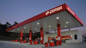 Cepsa aviva la guerra de preus amb descomptes exprés a les seves 1.500 gasolineres