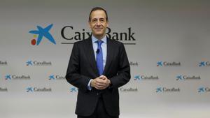 El conseller delegat de CaixaBank, Gonzalo Gortázar, ahir en la presentació de resultats a València. | ANA ESCOBAR / EFE