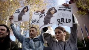 Els pescadors protesten per evitar que els deixin pescar només 27 dies a l’any