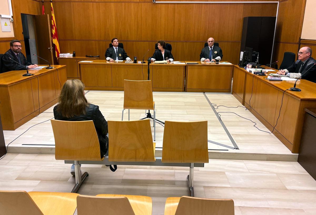 Un any de presó per a una pensionista de Tortosa per tuitejar un vídeo del Brasil acusant falsament ‘menes’ Un any de presó per a una pensionista de Tortosa per tuitejar un vídeo del Brasil acusant falsament ‘menes’