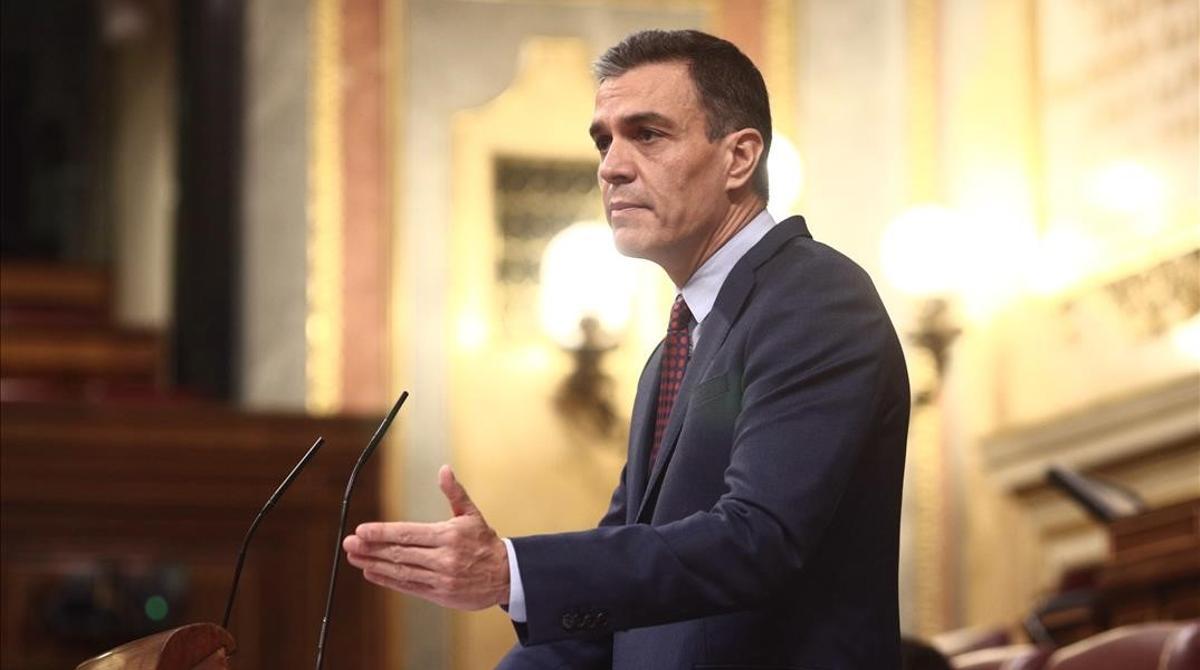 El presidente del Gobierno Pedro Sanchez interviene en una sesion plenaria en el Congreso de los Diputados en Madrid (Espana) a 16 de diciembre de 2020 El presidente hace un primer balance del segundo estado de alarma decretado el pasado 9 de noviembre para hacer frente a la segunda ola de la pandemia del coronavirus Ademas el presidente dara cuenta de las ultimos tres reuniones del Consejo Europeo en los que los jefes del Estado y de Gobierno de la UE debatieron tambien sobre como mejorar la lucha contra la pandemia 16 DICIEMBRE 2020 EUROPA PRESS E Parra POOL 16 12 2020 El presidente del Gobierno Pedro Sanchez interviene en una sesion plenaria en el Congreso de los Diputados en Madrid (Espana) a 16 de diciembre de 2020 El presidente hace un primer balance del segundo estado de alarma decretado el pasado 9 de noviembre para hacer frente a la segunda ola de la pandemia del coronavirus Ademas el presidente dara cuenta de las ultimos tres reuniones del Consejo Europeo en los que los jefes del Estado y de Gobierno de la UE debatieron tambien sobre como mejorar la lucha contra la pandemia 16 DICIEMBRE 2020 EUROPA PRESS E Parra POOL 16 12 2020