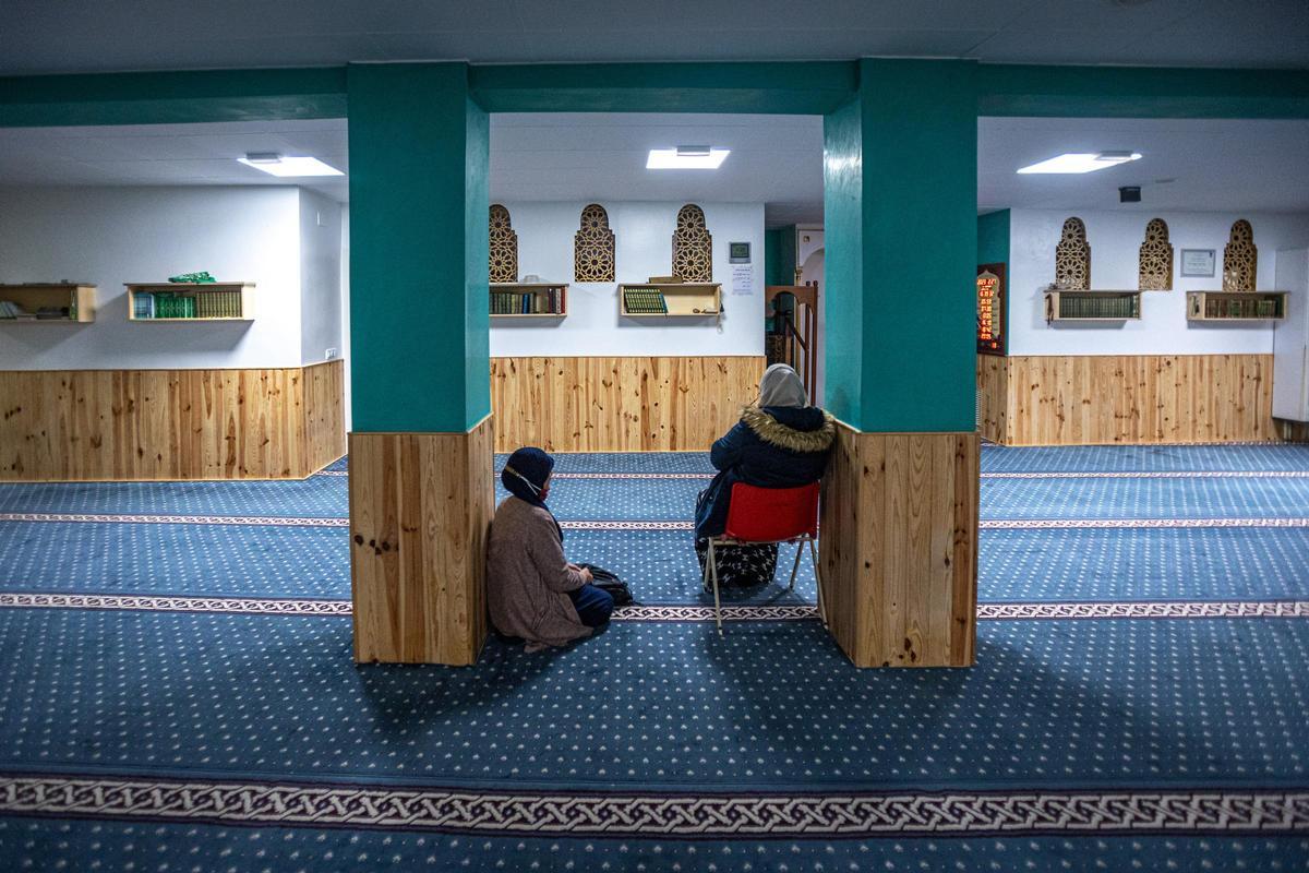 Joves i Ramadà: entre la convicció, l’obligació i la desobediència Joves i Ramadà: entre la convicció, l’obligació i la desobediència