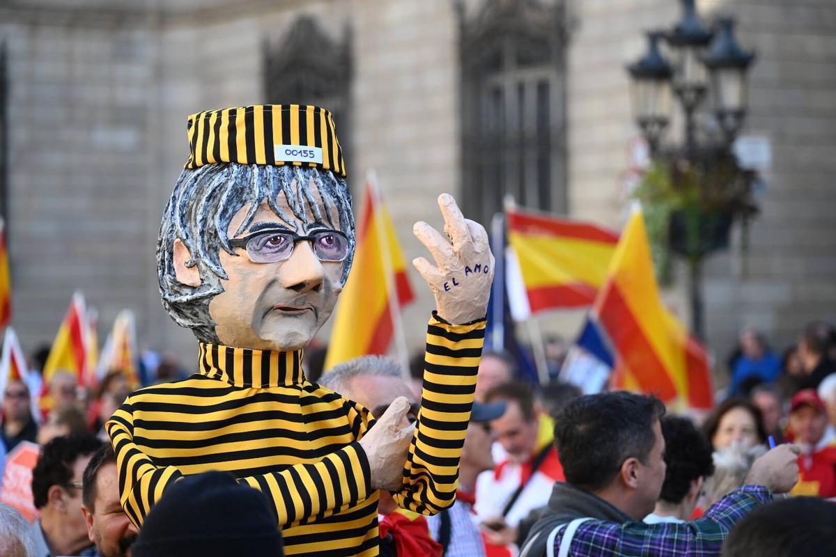 Concentració a la plaça Sant Jaume convocada pel PP contra la amnistia