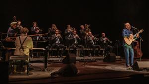 Roger Mas y la Cobla Sant Jordi en la Fira Mediterrània