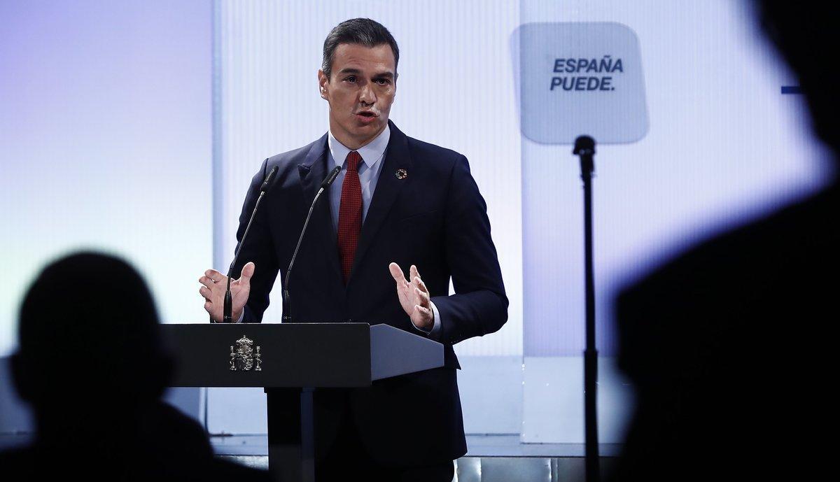 GRAF7597. MADRID, 31/08/2020.- El presidente del Gobierno, Pedro Sánchez, durante la conferencia España puede. Recuperación, Transformación, Resiliencia, que pronunció hoy en La Casa de América en la que hace un llamamiento a la unidad para afrontar la reconstrucción del país ante la crisis provocada por la pandemia del coronavirus, en un acto al que ha invitado a representantes del mundo económico, social y cultural. EFE/ Mariscal pool GRAF7597. MADRID, 31/08/2020.- El presidente del Gobierno, Pedro Sánchez, durante la conferencia España puede. Recuperación, Transformación, Resiliencia, que pronunció hoy en La Casa de América en la que hace un llamamiento a la unidad para afrontar la reconstrucción del país ante la crisis provocada por la pandemia del coronavirus, en un acto al que ha invitado a representantes del mundo económico, social y cultural. EFE/ Mariscal pool