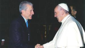 El presidente Cáritas, Manuel Bretón, con el Papa Francisco en Roma