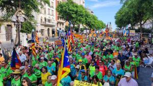 Miles de independentistas en la manifestación de esta Diada en Tarragona.