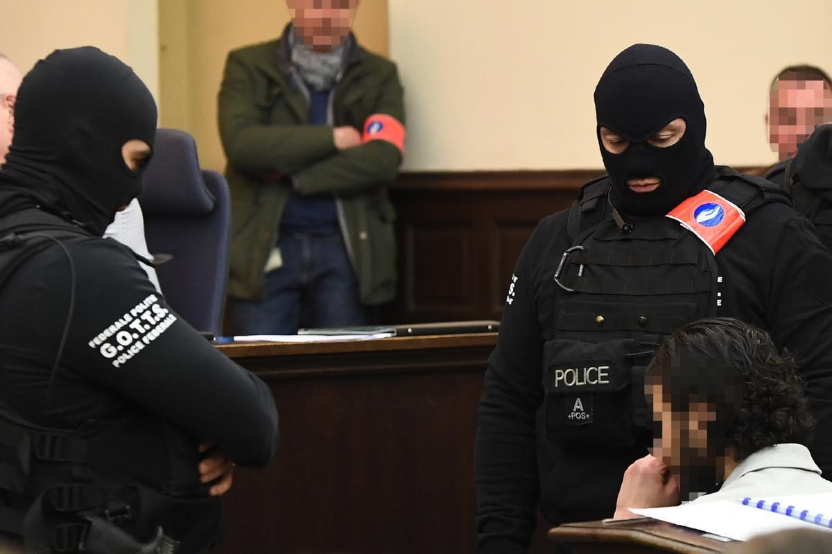 El terrorista Salah Abdeslam marca l’inici del judici del Bataclan El terrorista Salah Abdeslam marca l’inici del judici del Bataclan