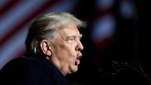 «He tornat»: Donald Trump torna a Facebook i a YouTube