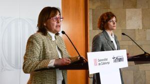 La consellera de Territori, Sílvia Paneque, en primer plano, y la secretaria general de ERC, Elisenda Alamany, este lunes presentando el acuerdo sobre la empresa mixta de Rodalies.