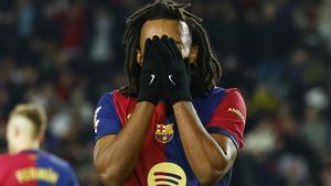 Koundé se lamenta tras fallar una ocasión en la derrota del Barça ante el Leganés.
