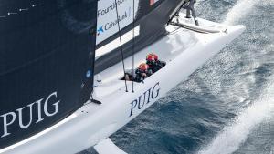 El equipo Sail Team BCN compite este domingo en el primer día de regatas del grupo B de la Copa América femenina, en Barcelona.