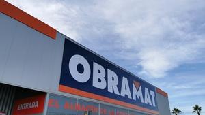 Obramat obre el procés de selecció de personal per al seu nou magatzem a Vilanova i la Geltrú: aquests són els perfils demandats