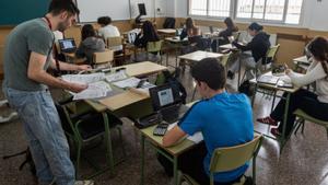 El batxillerat fusionarà Física, Química, Biologia i Geologia