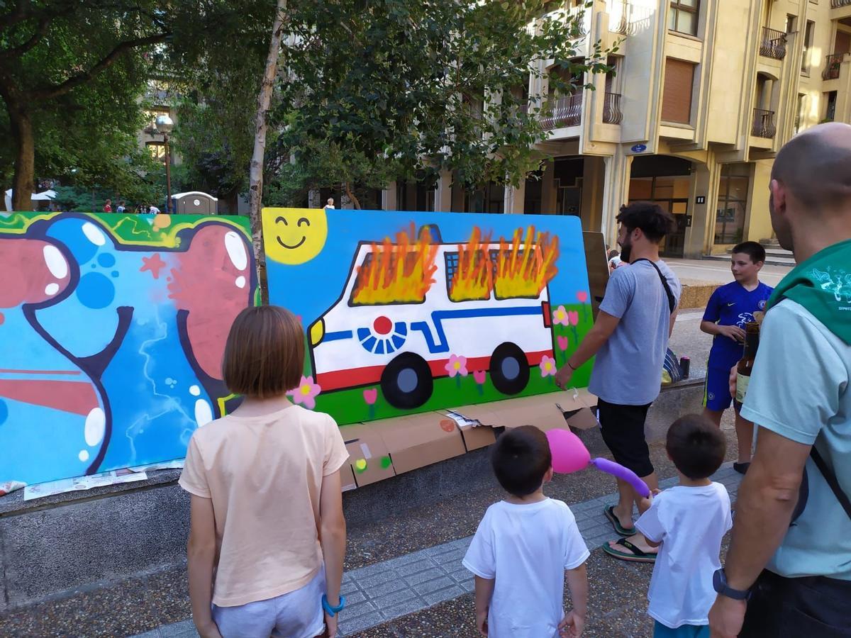 Indignació en la policia basca per un mural infantil sobre cremar vius ‘ertzaines’ Indignació en la policia basca per un mural infantil sobre cremar vius ‘ertzaines’