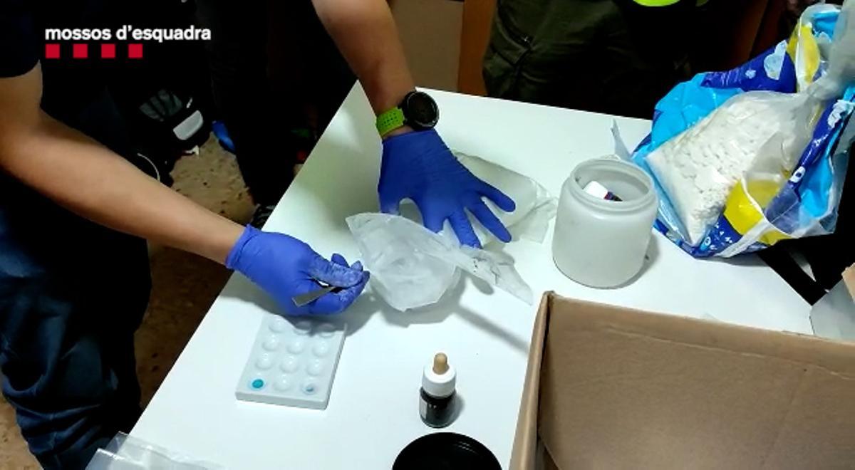 Vídeo | Cop a la venda de cocaïna a narcopisos de l’Hospitalet Vídeo | Cop a la venda de cocaïna a narcopisos de l’Hospitalet