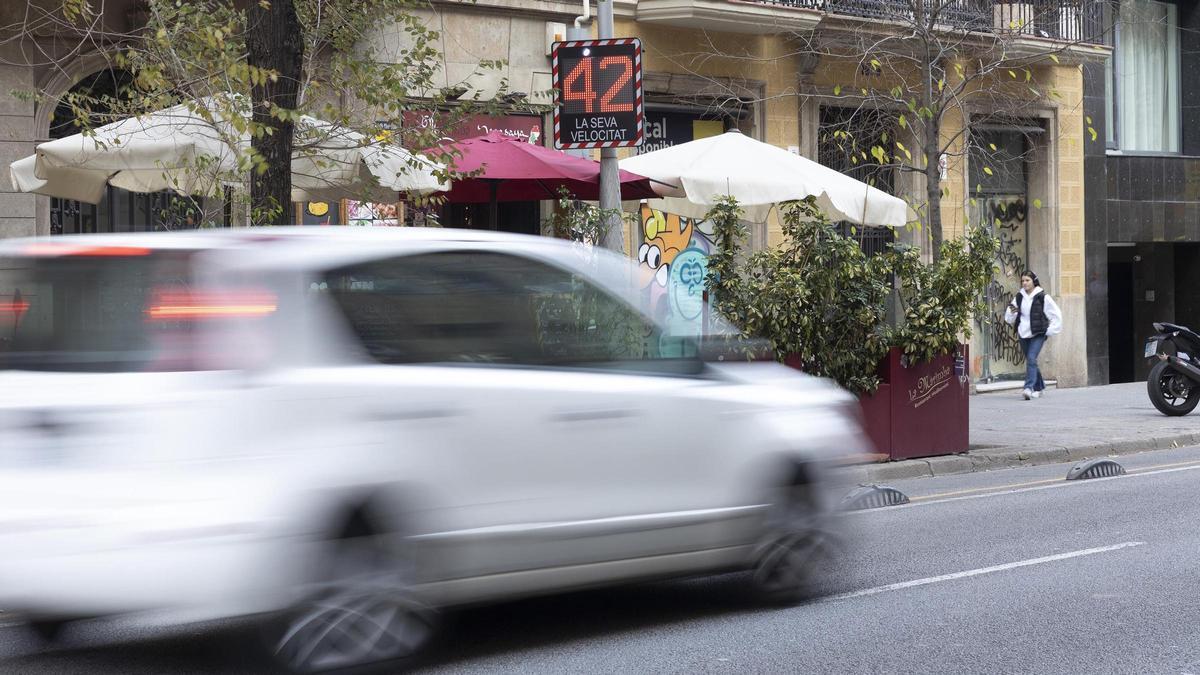 Els nous radars de Barcelona imposen de mitjana 682 multes al dia Els nous radars de Barcelona imposen de mitjana 682 multes al dia