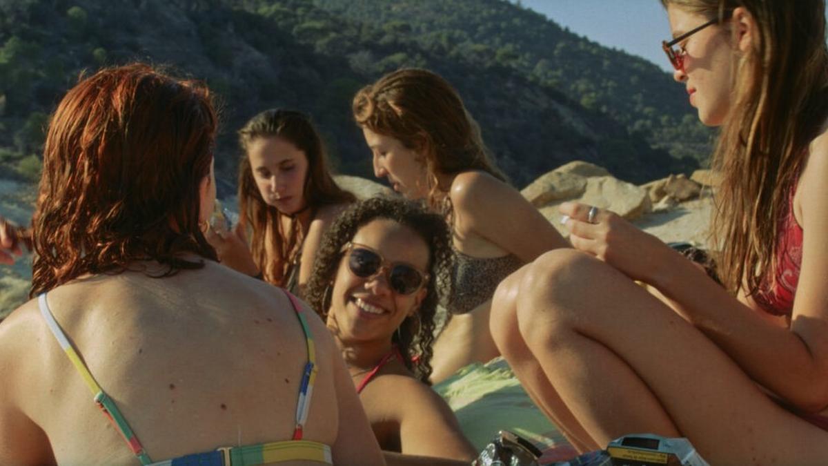 A nuestros amigos. A nuestros amigos.