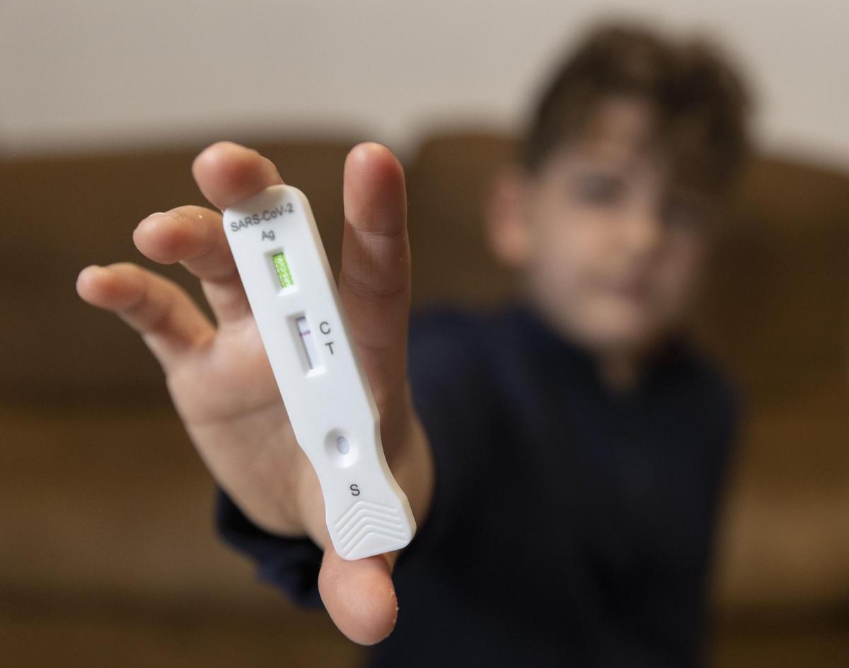¿Què faig si continuo donant positiu després de 7 dies de quarantena? ¿Què faig si continuo donant positiu després de 7 dies de quarantena?