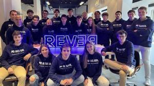 Rever creix ‘online’ i a peu  de carrer