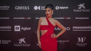 Del ‘look’ vermell passió de Dulceida als volants de Macarena Gómez: la People in Red eleva el glamur