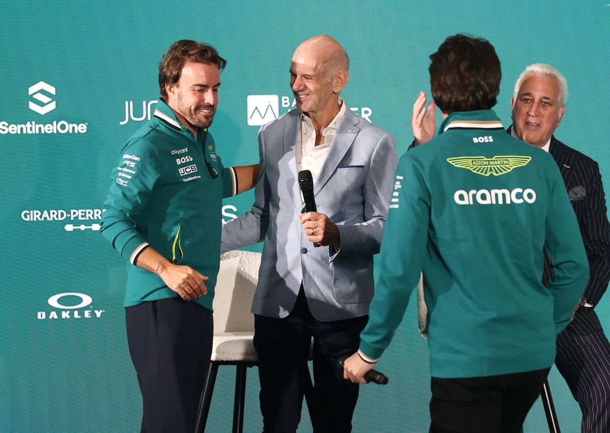 Andrien Newey con Fernando Alonso. Andrien Newey con Fernando Alonso.